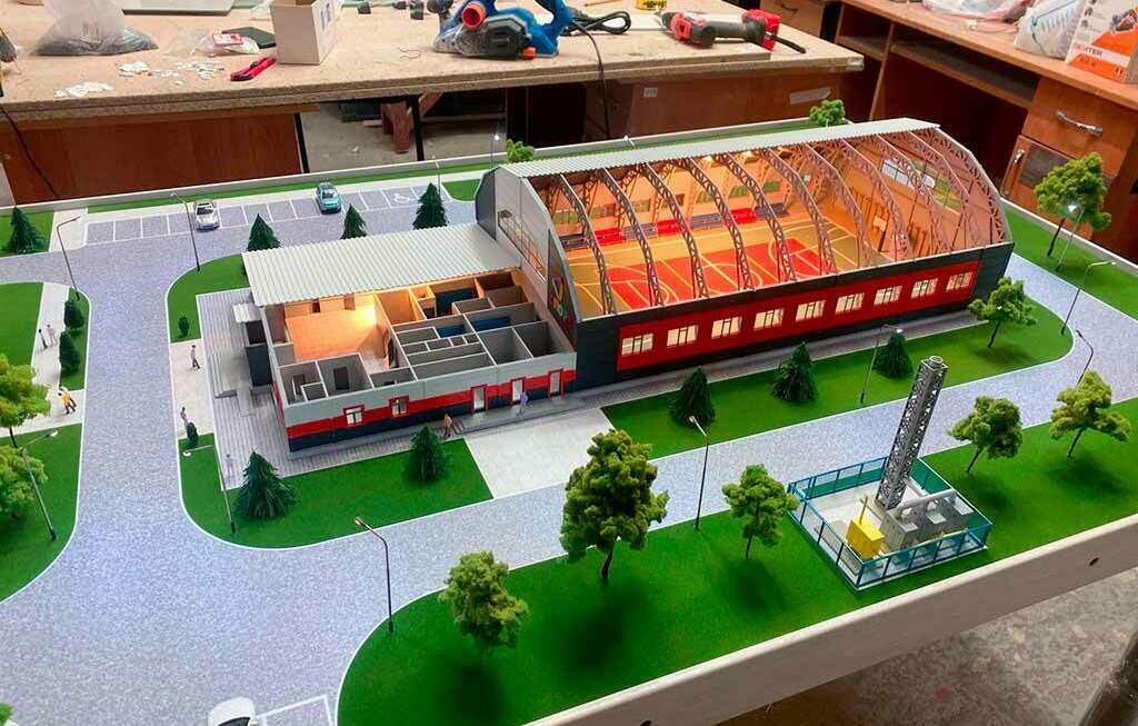 Архитектурный макет здания крытого стадиона, выполненный на заказ Макет стадиона показан без крыши, что бы была видны внутренняя планировка комплекса