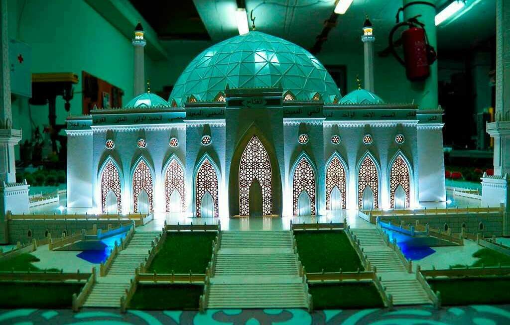 Архитектурный мечети / церкви / храма, выполненный на заказ для выставки Масштабный архитектурный мечети / церкви / храма, выполненный на заказ для выставки